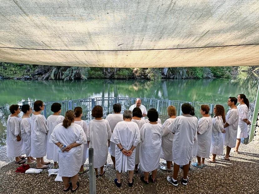 Peregrinos mexicanos en Galilea, Israel. Erick García, director de la agencia Smartravel, remarcó en Facebook que “acabamos de tener una reunión” con los integrantes del viaje. Foto: Facebook de Peregrinos México
