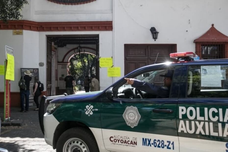Trabajadores de Cultura cierran casa Reyes Heroles por acoso laboral de directora