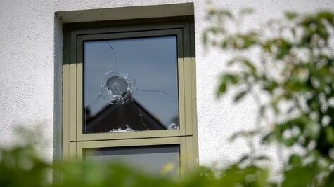 Cien jóvenes atacan estación de policía en Alemania durante su fiesta de graduación 