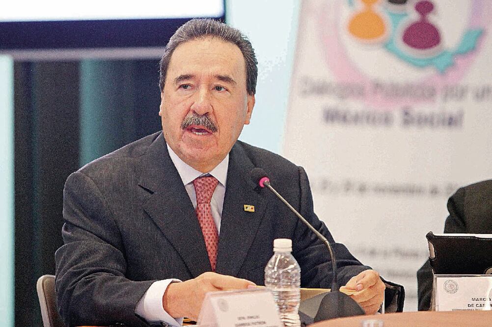 El senador Emilio Gamboa afirma que con esta ley se fijarán reglas para transparentar y optimizar el uso de recusros públicos (ARCHIVO. EL UNIVERSAL)