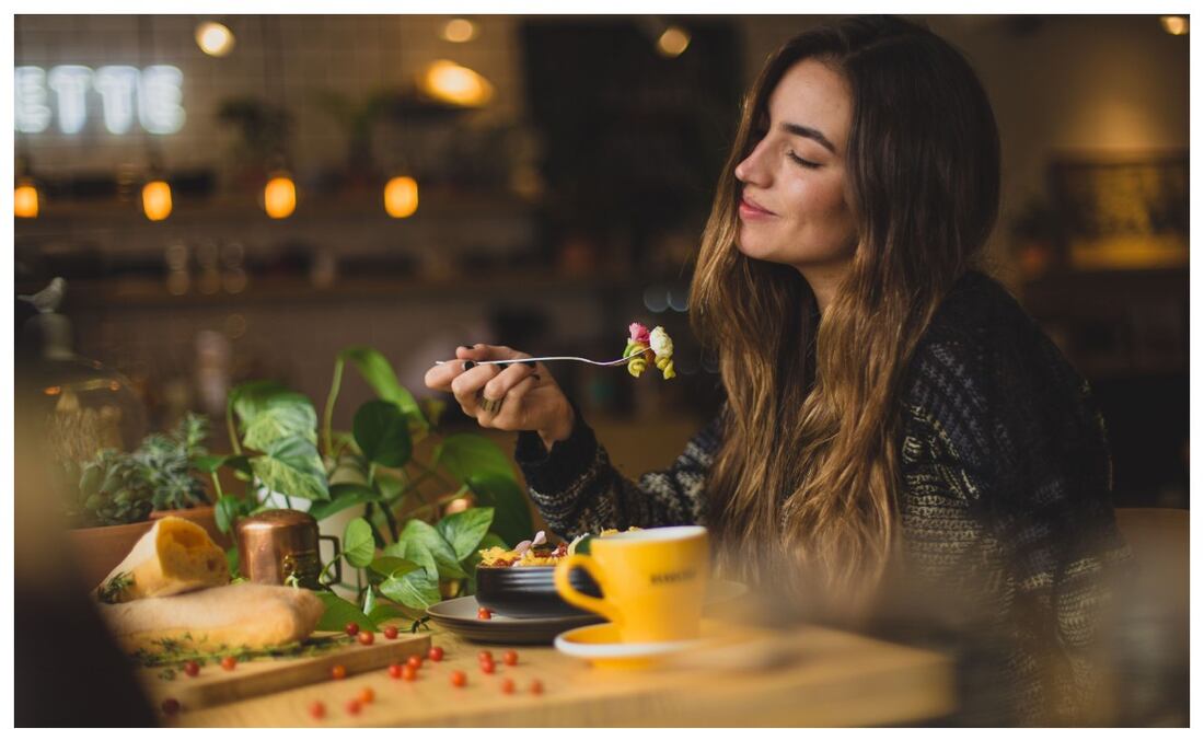 Entérate cuál es la mejor hora para comer. Imagen: Unsplash.