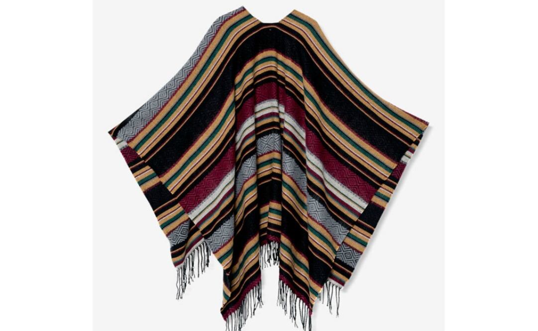 Poncho étnico Pull&Bear $599