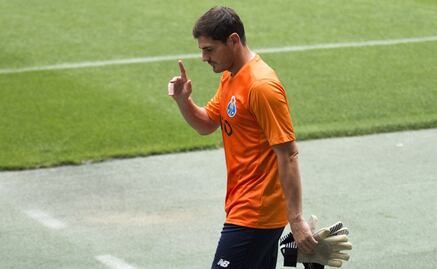 Iker Casillas lanza extraño mensaje en Twitter: "Espero que me respeten: soy gay"