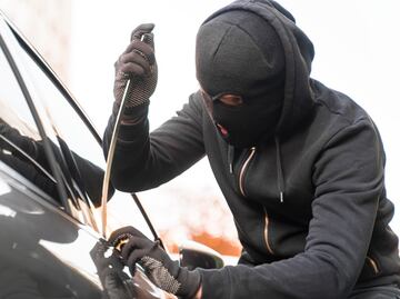 “Es increíble que te roben autopartes afuera de tu domicilio”: Vecinos denuncian inseguridad en CDMX