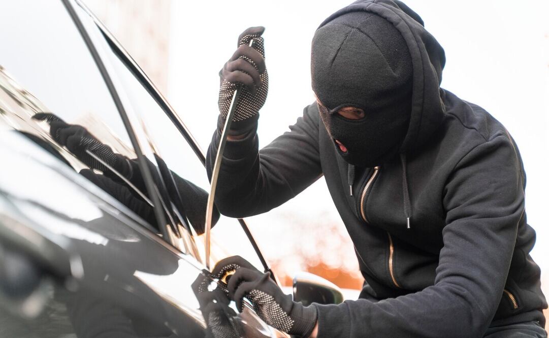 El robo de autopartes es un delito delitos que atenta contra la seguridad y el patrimonio de los ciudadanos. Foto: Freepik