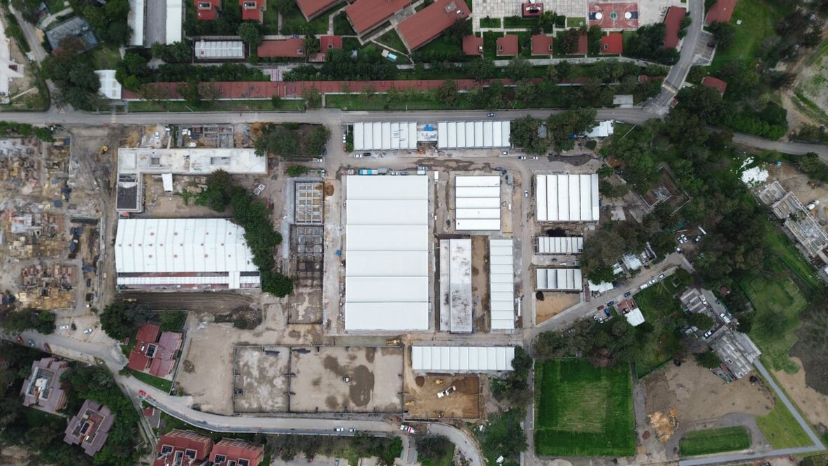 Vista aérea de la Bodega Nacional de Arte que, junto con la nueva sede de la Cineteca Nacional, es uno de los proyectos de infraestructura más ambiciosos anunciados como parte del Proyecto Chapultepec. Naturaleza y Cultura. En las imágenes es evidente el poco avance que se registra en los trabajos de la zona. Foto: Diego Prado y Archivo / EL UNIVERSAL