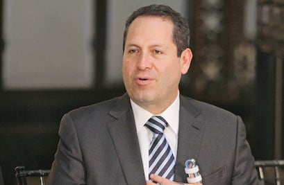 Jóvenes tendrán oportunidad de prepararse mejor con Meade, asegura Eruviel Ávila