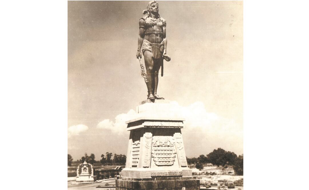 Itzcóatl, uno de los Indios verdes, en la antigua Carretera Laredo, hoy Insurgentes Norte. Foto: ARCHIVO EL UNIVERSAL