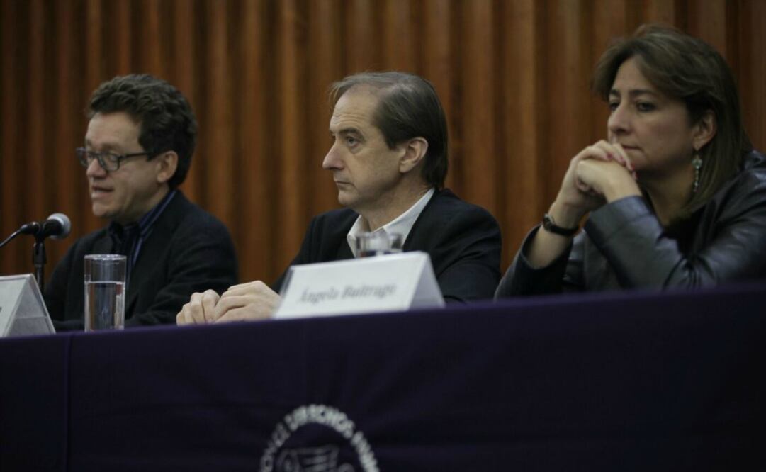 El grupo interdisciplinario presenta el informe sobre el caso Ayotzinapa, en la imagen Alejandro Valencia, Carlos Beristain y Ángela Buitrago. Foto: Juan Carlos Reyes