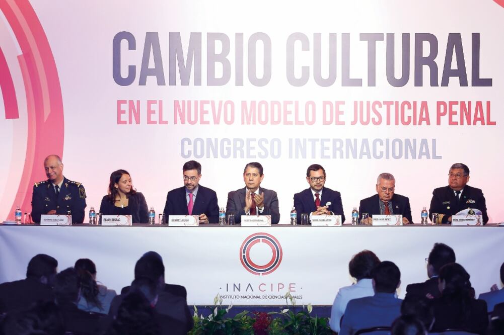 Expertos coincidieron en un cambio cultural durante el Congreso Internacional Cambio Cultural en el Nuevo Modelo de Justicia Penal. (BERENICE FREGOSO. EL UNIVERSAL)