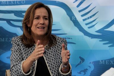 Queja contra Zavala divide a comisión del INE