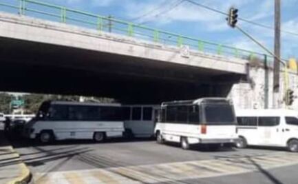Conductores de transporte público protestan por chofer baleado en violento asalto en Tlalnepantla