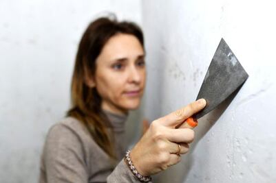 No vuelvas a sufrir por la humedad en las paredes gracias; descubre el infalible truco de limpieza