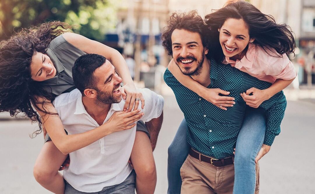 "A ellas les importa quién eres, y a ellos qué eres": las diferencias en la amistad entre mujeres y entre hombres según el célebre psicólogo Robin Dunbar
