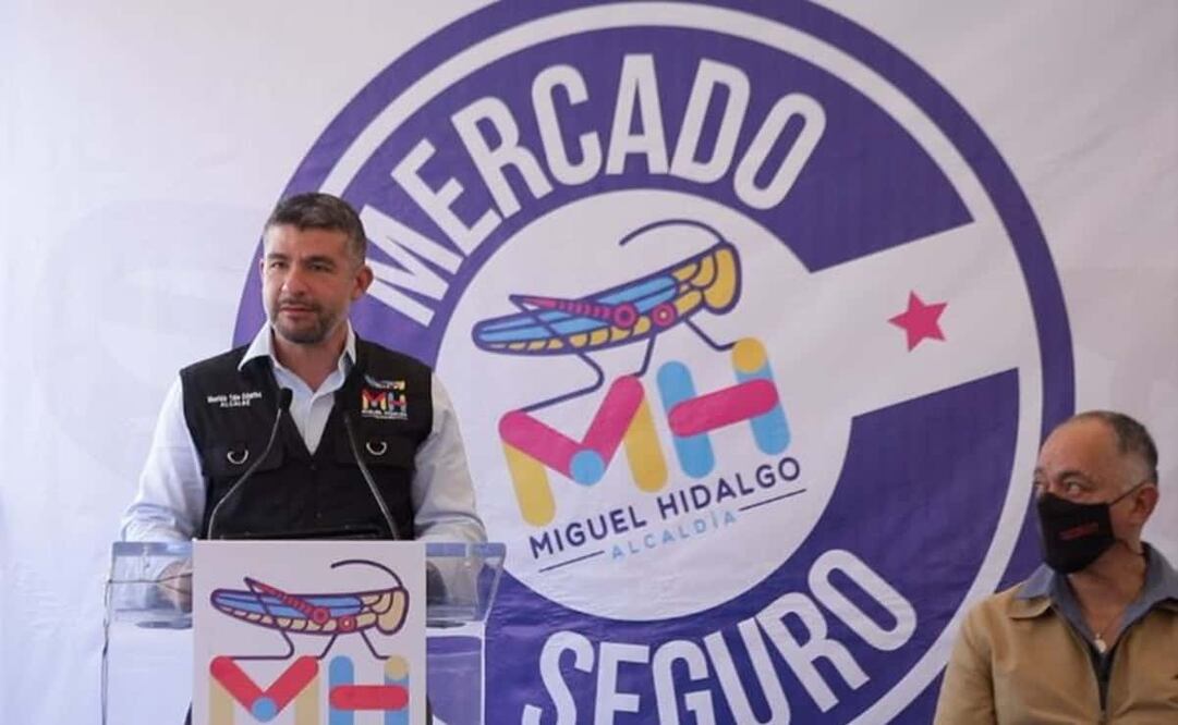 El edil acudió esta mañana al mercado Tacuba donde explicó las acciones que se llevarán a cabo. Foto: Especial