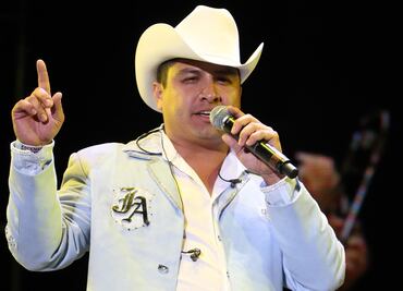 Julión Álvarez dará hoy conferencia de prensa en la Ciudad de México