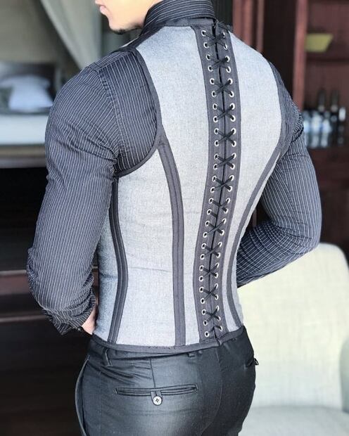 Lanzan corset para hombres y se vuelve viral