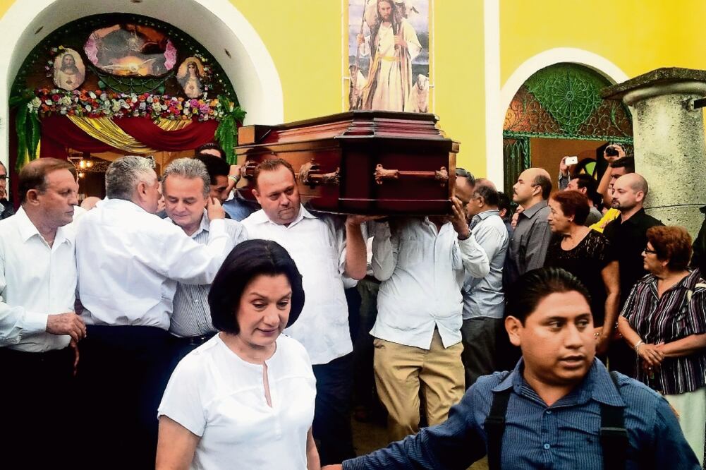 Las exequias de Joaquín Ibarra se realizaron en la iglesia Corpus Christi en Cozumel; la misa fue oficiada por el obispo de la Prelatura Cancún-Chetumal, Pedro Pablo Elizondo (ELIZABHET RUIZ. CUARTOSCURO)