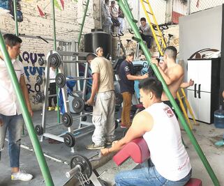 Transforman basurero en gimnasio en Naucalpan