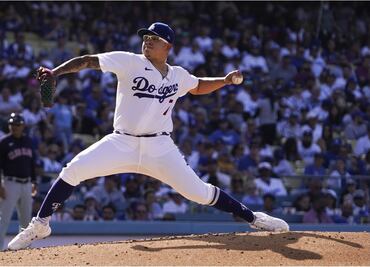 VIDEO: Julio Urías luce dominante y consigue su cuarta victoria con los Dodgers