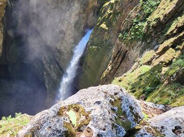 Así es el asombroso Sótano del Popócatl y su cascada