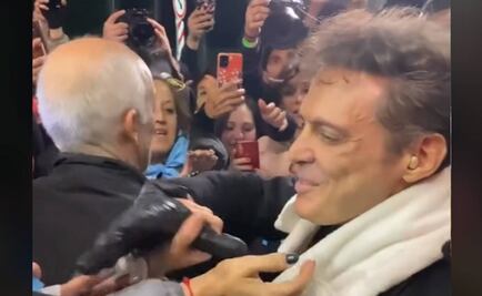 VIDEO Luis Miguel agradece a fans argentinas, las toma de la mano y las hace llorar