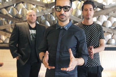 Moenia se moderniza y vuelve a los 90 al mismo tiempo