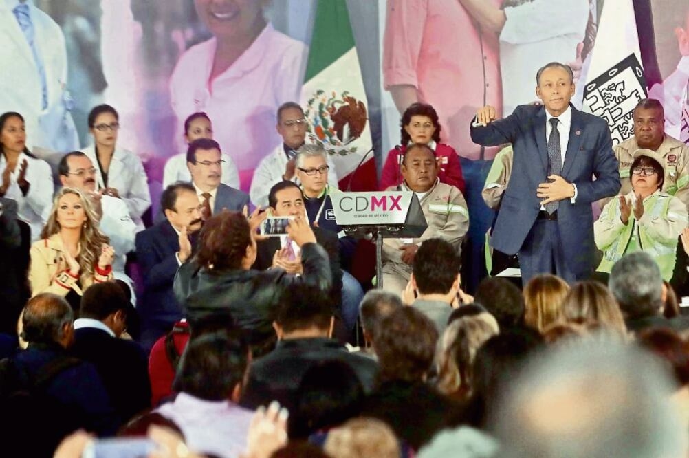 El hospital del ISSSTE en Tláhuac contará con 375 camas, 36 consultorios de especialidad, 18 servicios de diagnóstico y 10 de tratamiento, dijo el director general del instituto, José Reyes Baeza (FERNANDO RAMÍREZ. EL UNIVERSAL)