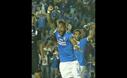 Cruz Azul rescata agónico empate 2-2 ante Monterrey