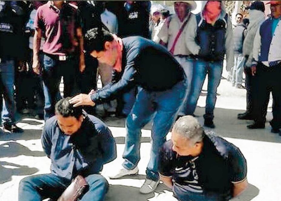 El sábado pasado se difundió en las redes sociales la agresión en contra de seis profesores que pretendían realizar la evaluación en Chiapas. Foto: ARCHIVO EL UNIVERSAL