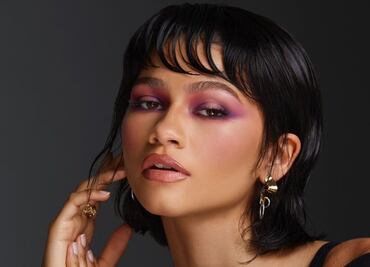 Zendaya impone tendencia con atrevido micro brasier