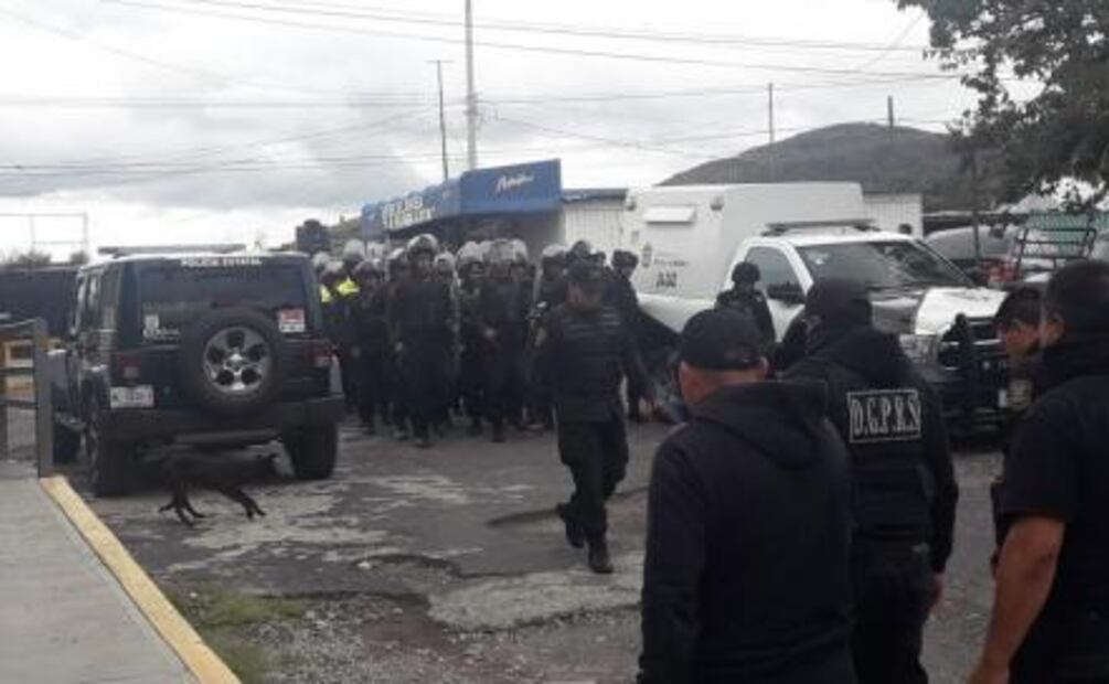 Reos protestan en penal de Texcoco; acusan extorsiones