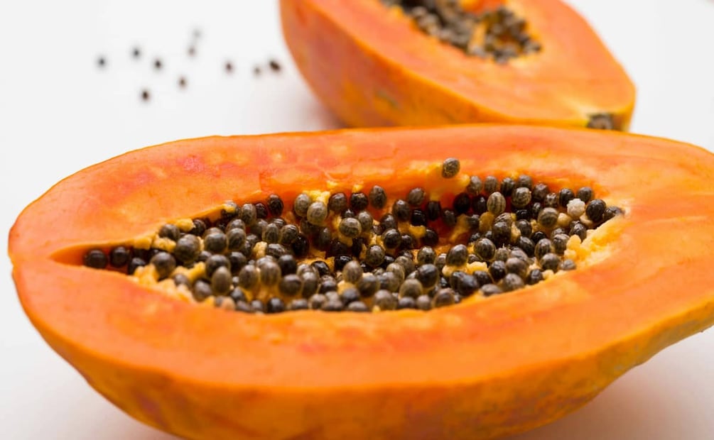 Incluir papaya en la dieta diaria puede aporta hidratación y energía natural. Foto: Unsplash
