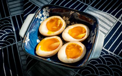 Para qué sirve hervir los huevos con vinagre