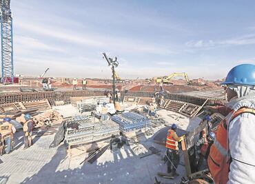 Esto opinan analistas sobre el aeropuerto y la consulta