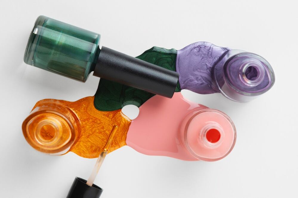 Con el tiempo, el esmalte se espesa y seca. Foto: Freepik