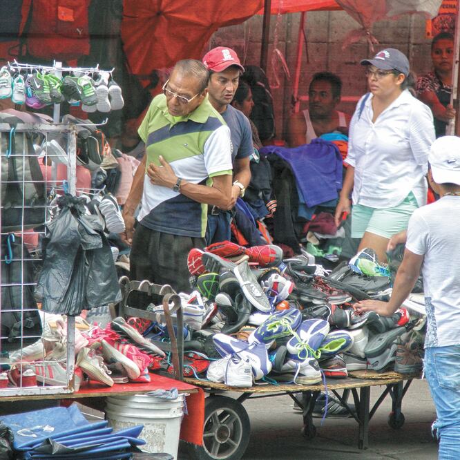 De acuerdo con Alejandra Barrios y Diana Sánchez, se busca beneficiar a las miles de personas que a diario se autoemplean, por lo que esperan el apoyo de los representantes populares en el Congreso capitalino. ARCHIVO EL UNIVERSAL