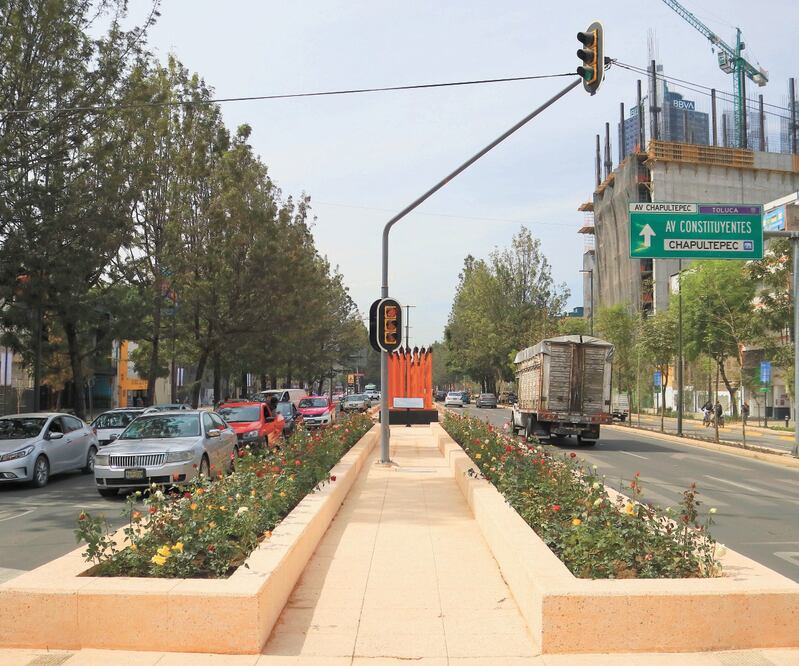 La intervención en la avenida Chapultepec no será para privatizar, sino para el beneficio de los habitantes; se recupera memoria histórica y se mejora la infraestructura urbana, de acuerdo con la mandataria capitalina. Foto: FERNANDA ROJAS. EL UNIVERSAL