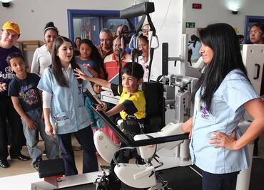 Miembros de Fundación Teletón visitan CRIT