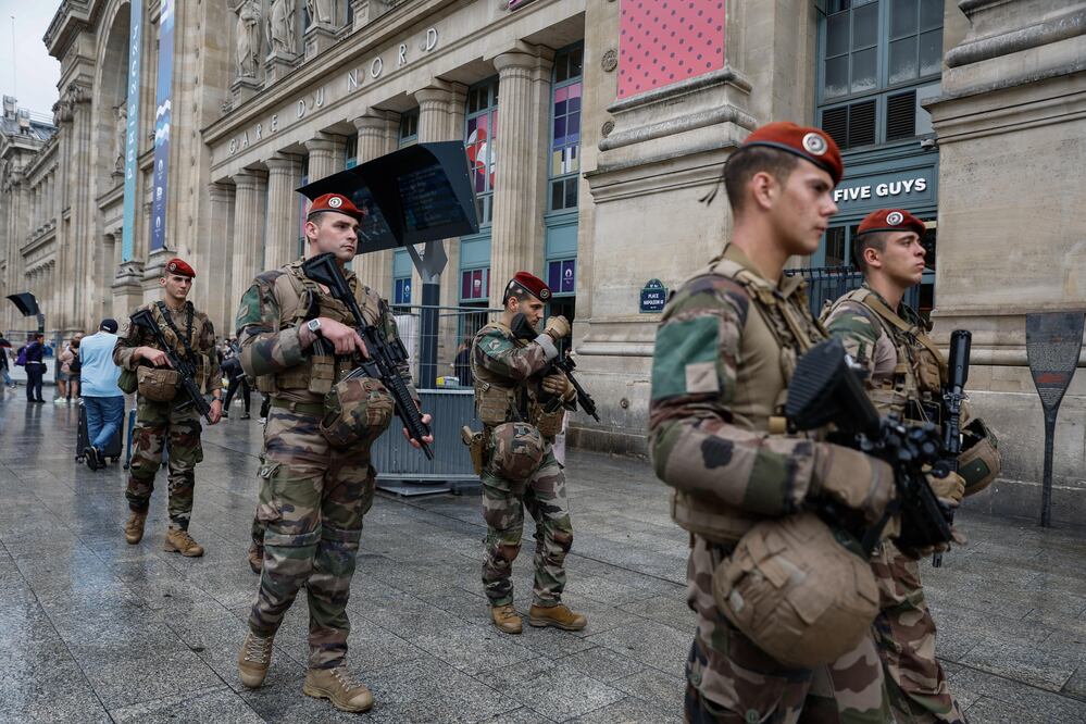 Militares custodian las calles de París / Foto: EFE