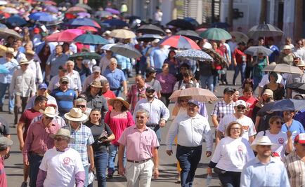 Marchan académicos y empleados por fondo de pensiones en Sonora