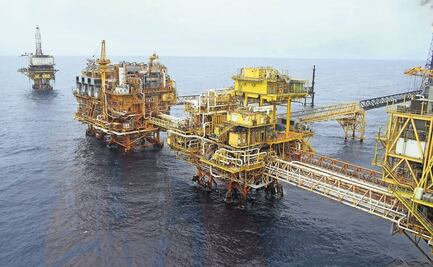 Petróleo mexicano cotiza debajo de 60 dólares por primera vez en una semana