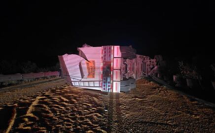 Choque entre tractocamión y autobús en Zacatecas deja 24 muertos y cinco heridos; el camión cayó a barranco de más de 10 metros