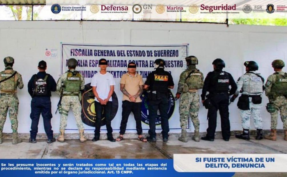 La Fiscalía General del Estado de Guerrero, detuvo en Zihuatanejo a Juan “N”, alias “El Junior”, del grupo delictivo “Los Viagras”. Junto con él, fue capturado Christopher “N”. | Foto: Especial.