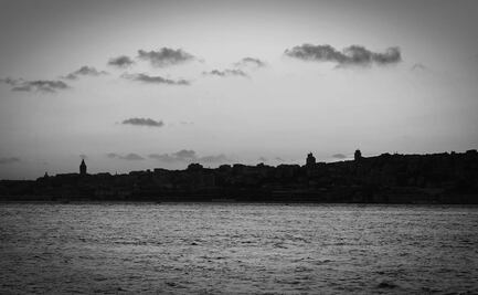 Al menos 10 mil migrantes con rumbo a EU quedan varados en un puerto de Colombia, según diario local