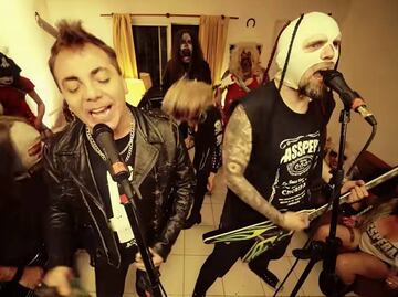 Cristian Castro le entra al heavy metal: canta así "Lloviendo estrellas"