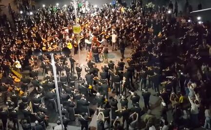 VIDEO: Contrata a todos los mariachis de Garibaldi y se vuelve viral en TikTok