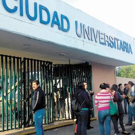 Denuncian acoso de profesor hacia una alumna