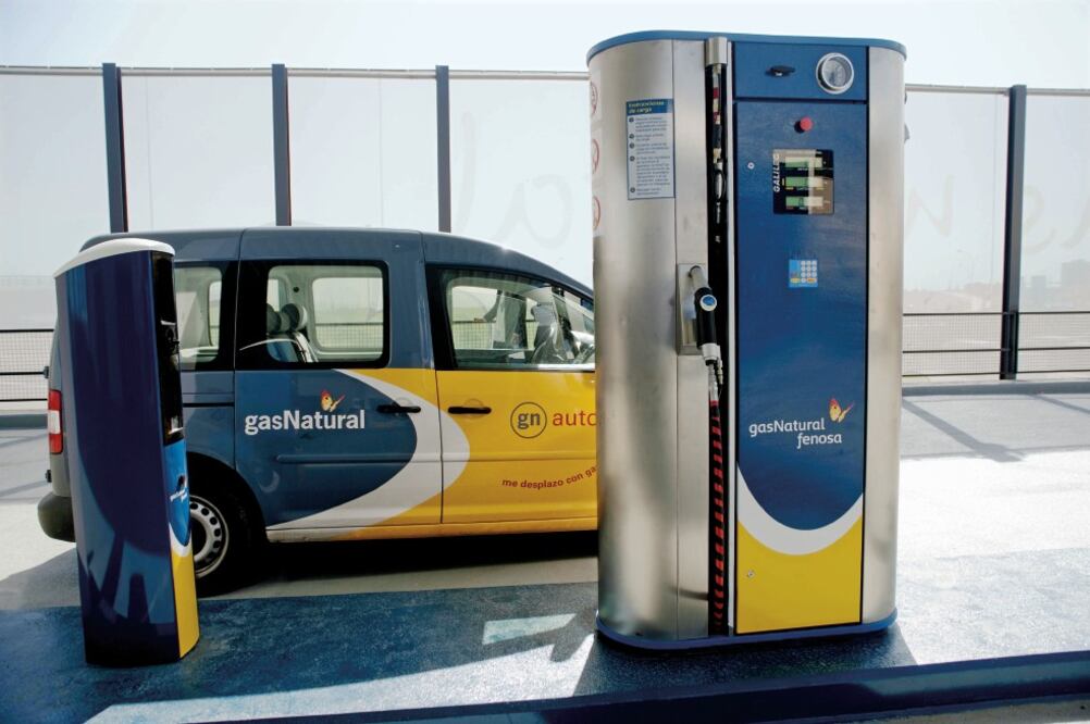 Dentro de los planes de la empresa española destaca invertir para la construcción y operación, junto con sus socios, de 18 estaciones de servicio para suministrar gas a un universo potencial de 18 mil vehículos (CORTESÍA)