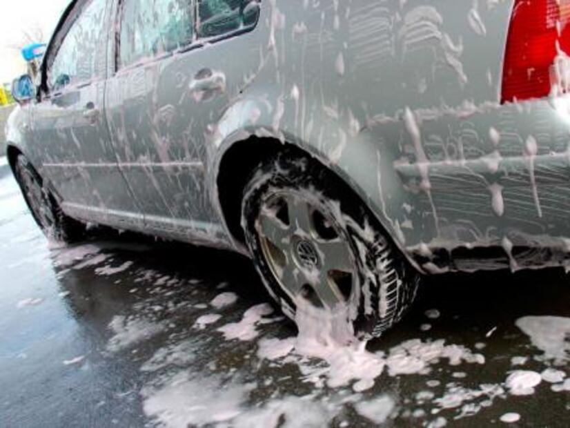 Errores que cometes al lavar tu coche 